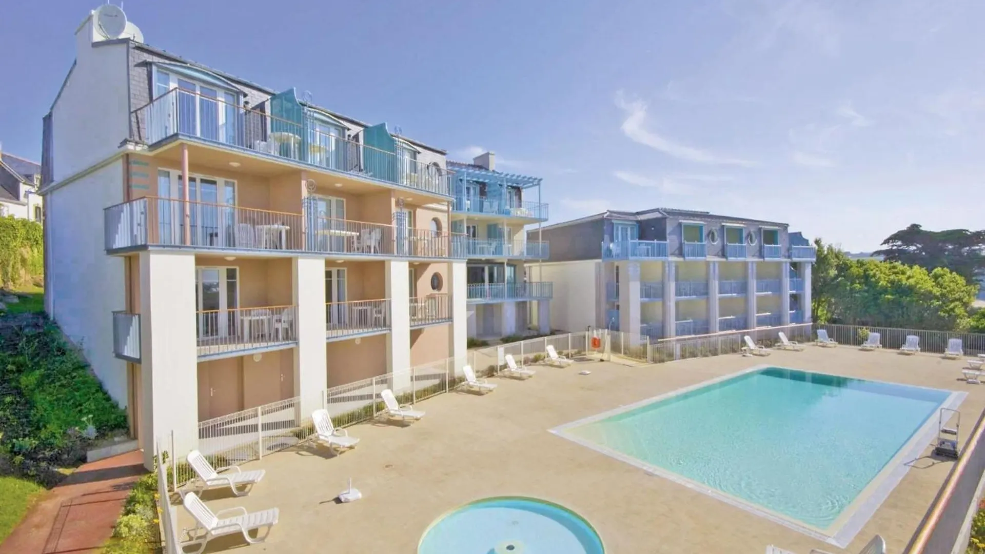 Beautiful Apartment In The Finist Re With Sea View location